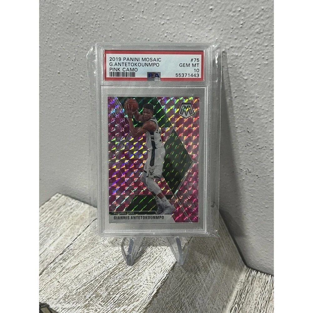 Giannis Antetokounmpo 2019 Panini Mosaic Pink Camo Prizm #75 PSA 10 GEM MINT